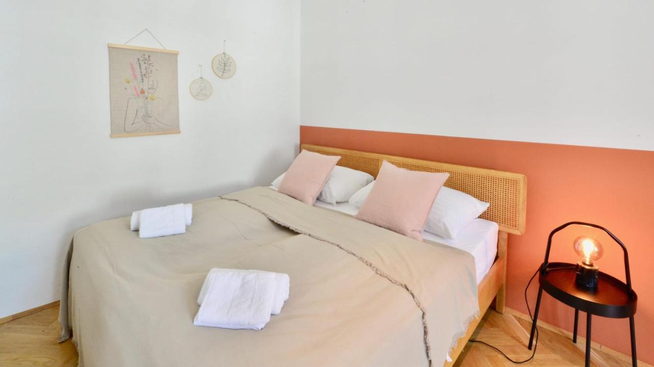 Beautiful Flat Next To Karlskirche Vienna Exterior photo