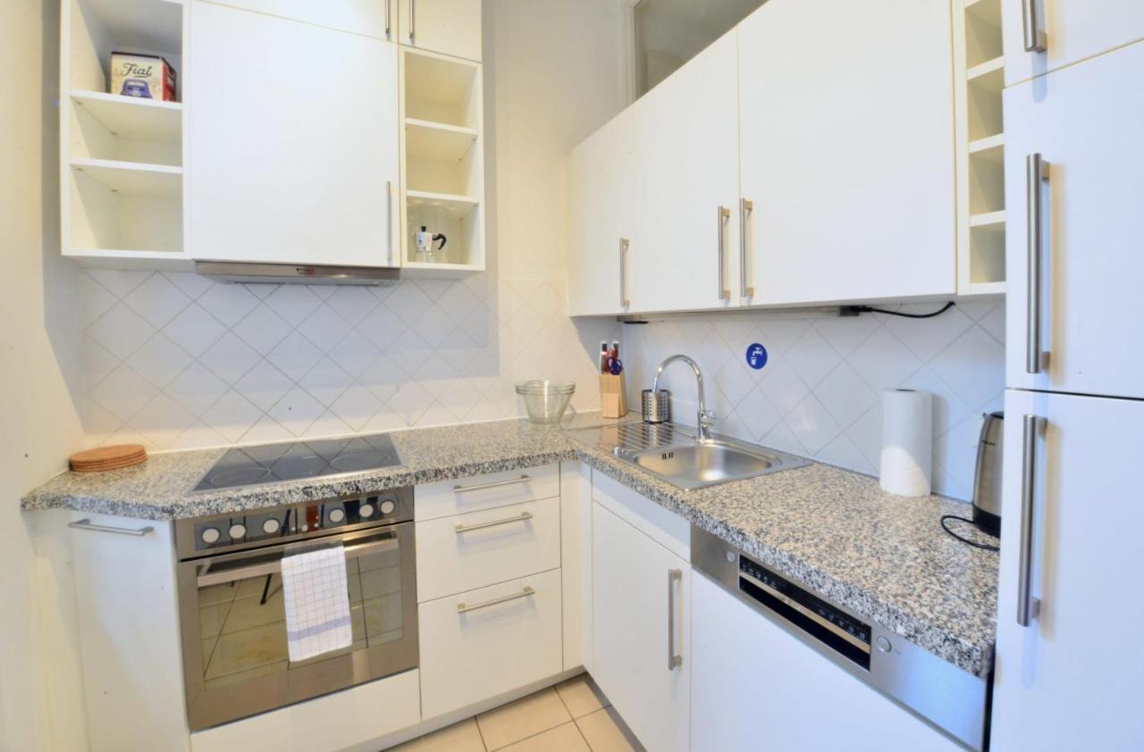 Beautiful Flat Next To Karlskirche Vienna Exterior photo