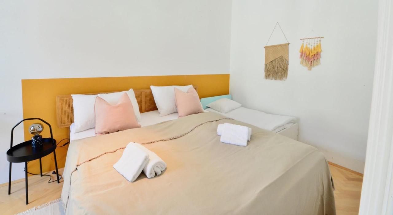 Beautiful Flat Next To Karlskirche Vienna Exterior photo