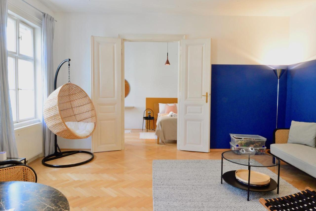 Beautiful Flat Next To Karlskirche Vienna Exterior photo